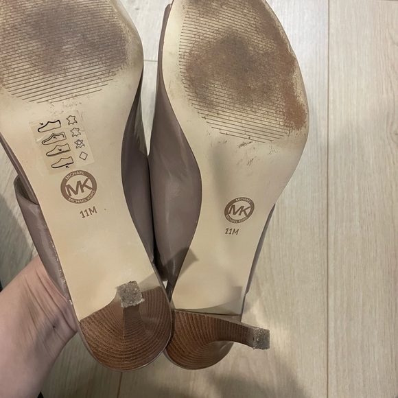 MICHAEL Michael Kors Beige Patent Heels - Picture 6 of 10